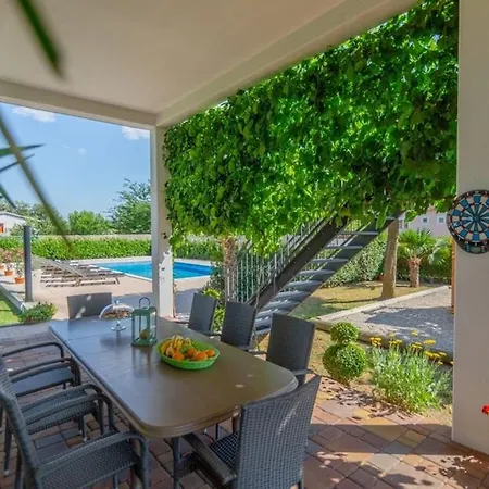 Anetta With 5 Bedrooms * Jukici