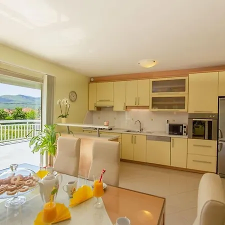 Anetta With 5 Bedrooms *
