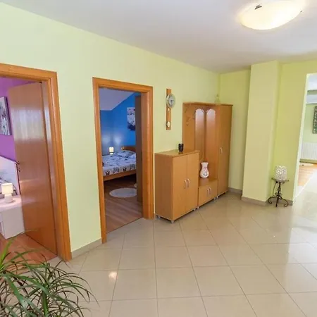 Anetta With 5 Bedrooms *