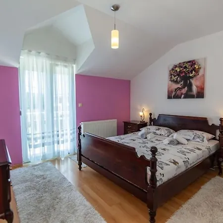 Anetta With 5 Bedrooms *