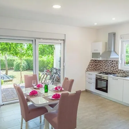 度假居 Anetta With 5 Bedrooms *
