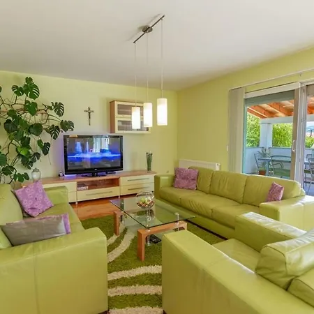 Anetta With 5 Bedrooms * Jukici